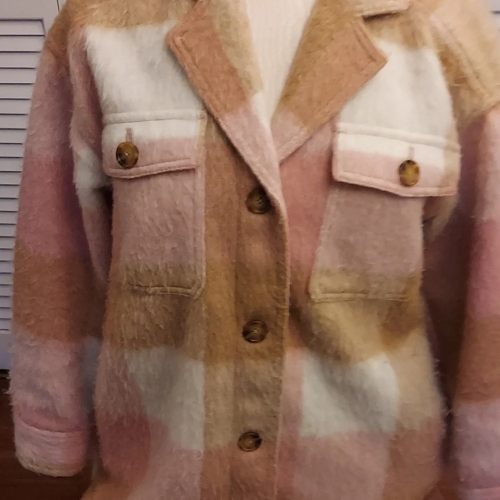 Shacket - Picture 3 of 10